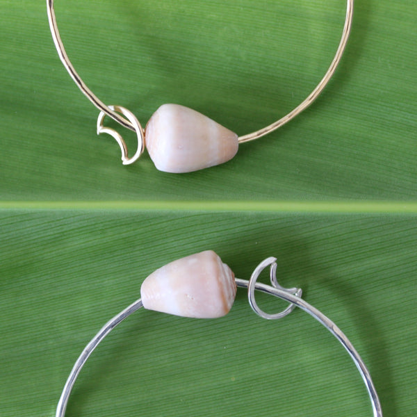 Blush Shell Bangle