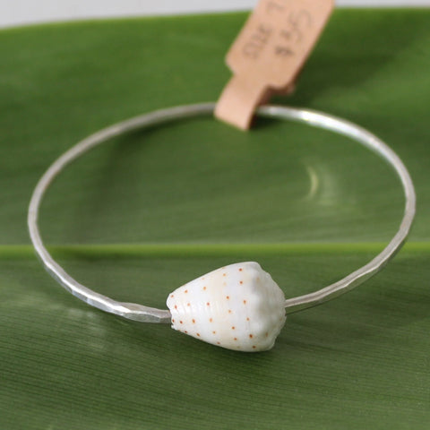 Size 7.5 Silver 12 GA - Shell Bangle