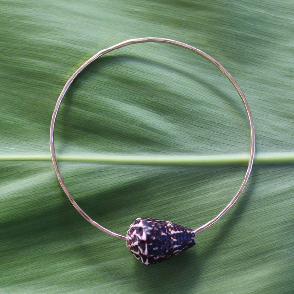 Size 7.5 Gold 14 GA - Shell Bangle