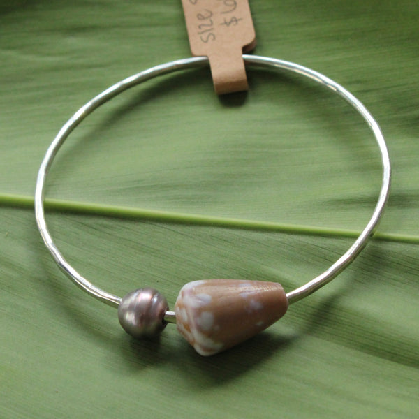 Size 8 Silver 12 GA - Shell & Lavender Pearl Bangle